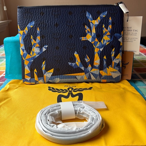 🪸  MCM AREN CROSSBODY POUCH IN CUBIC CORAL VISETOS 🪸 NWT 🪸 - Picture 11 of 16